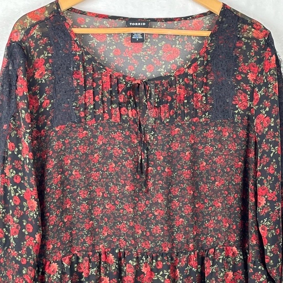 Torrid Black Floral Red Roses Sheer Tie Front Blouse Size 2 - Picture 5 of 12